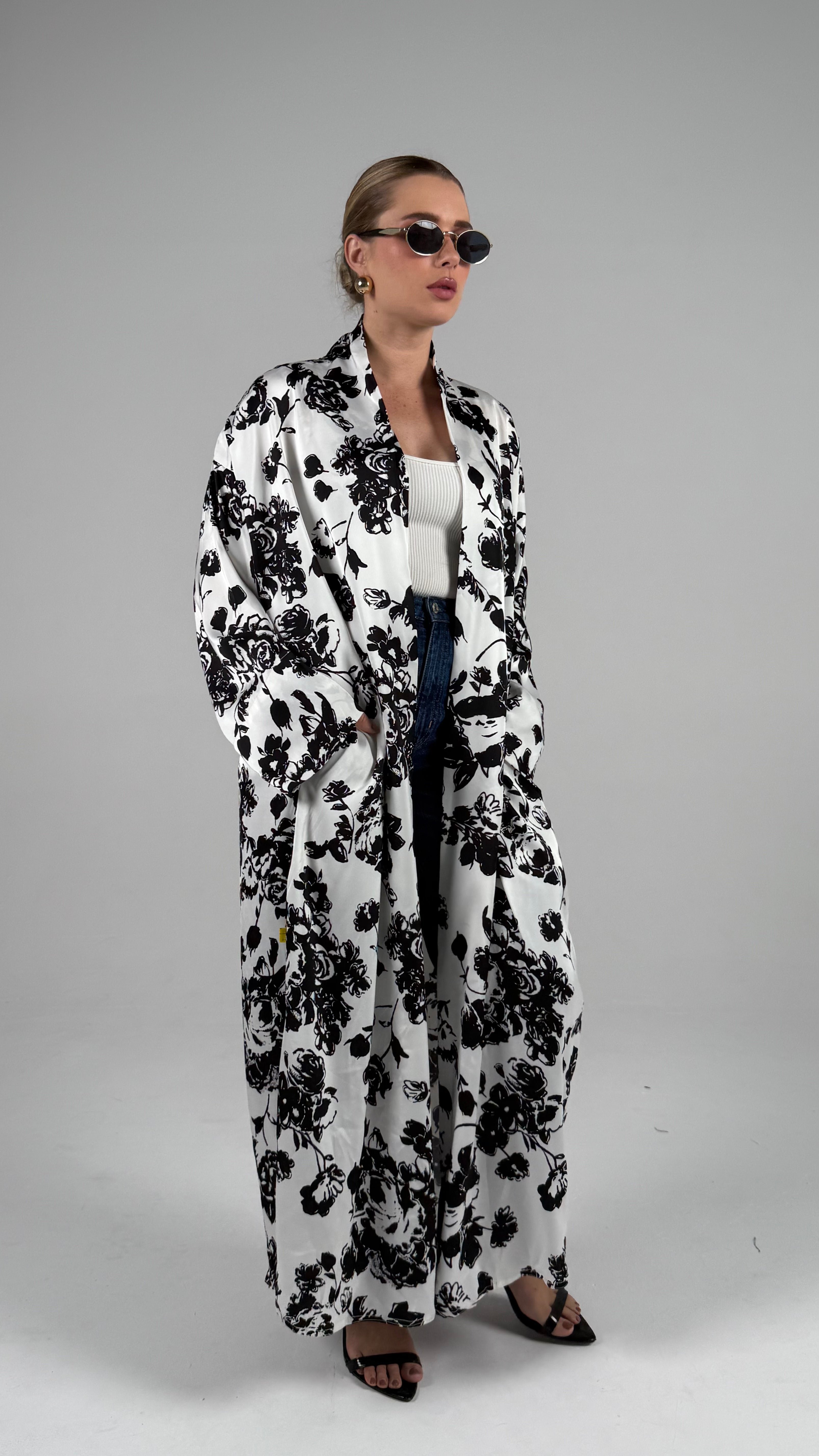 Pocket Abaya-White Rose