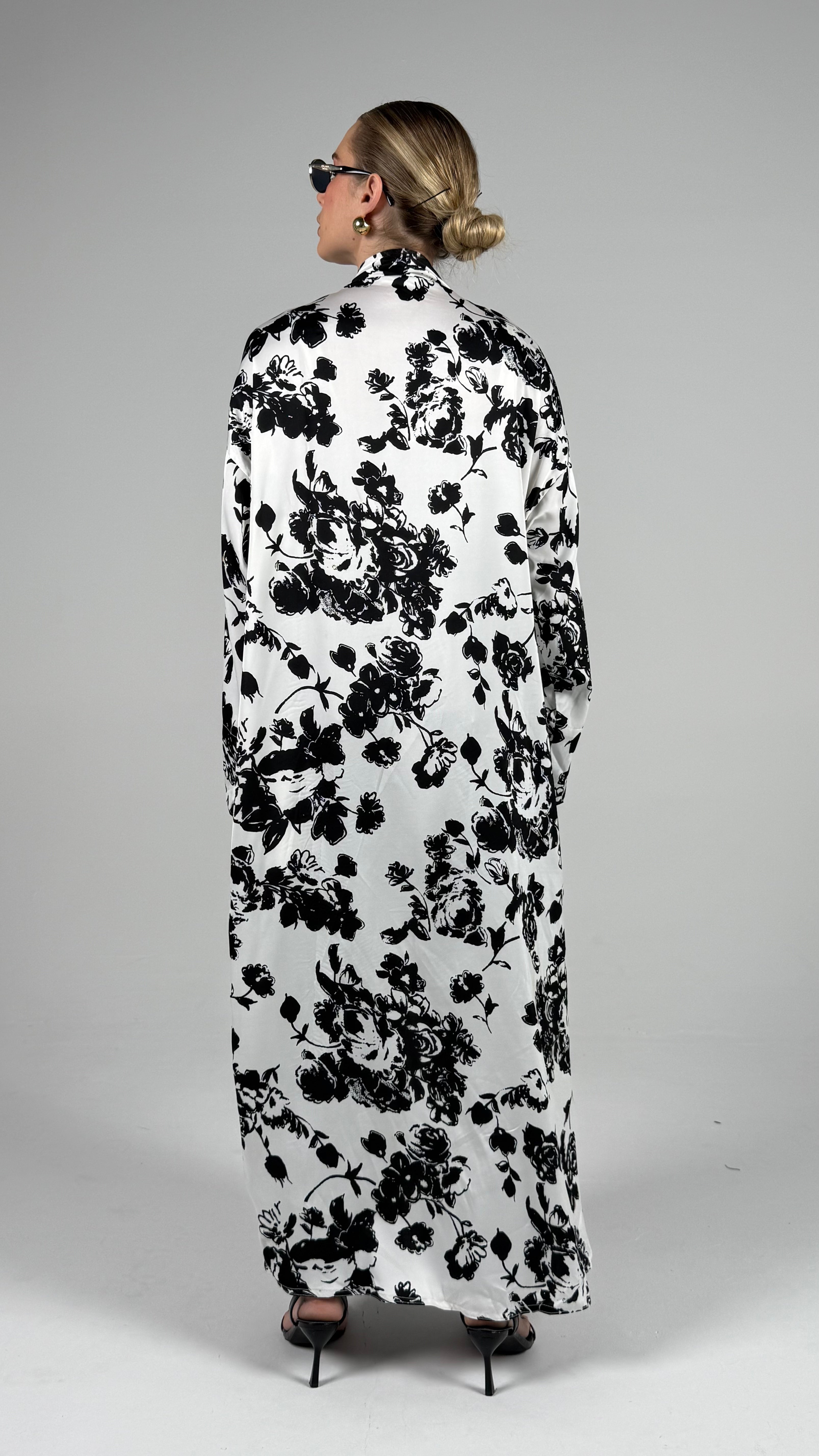 Pocket Abaya-White Rose
