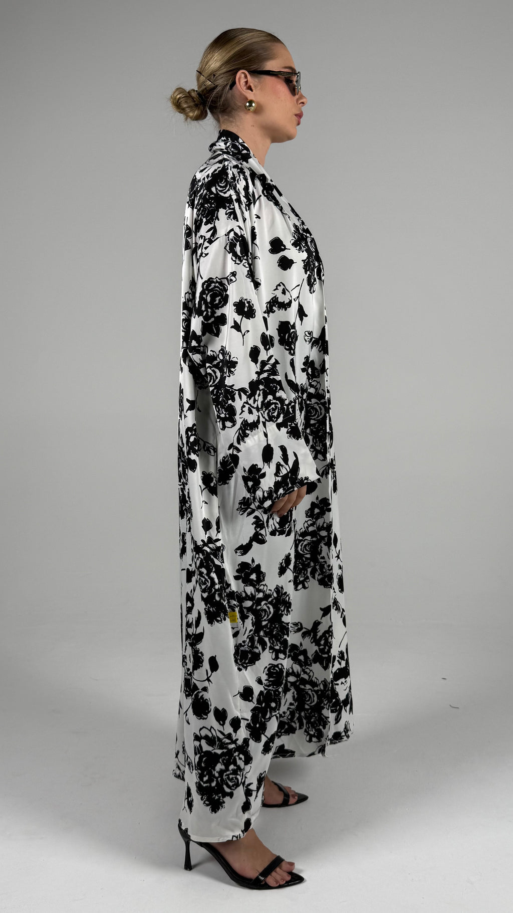 Pocket Abaya-White Rose