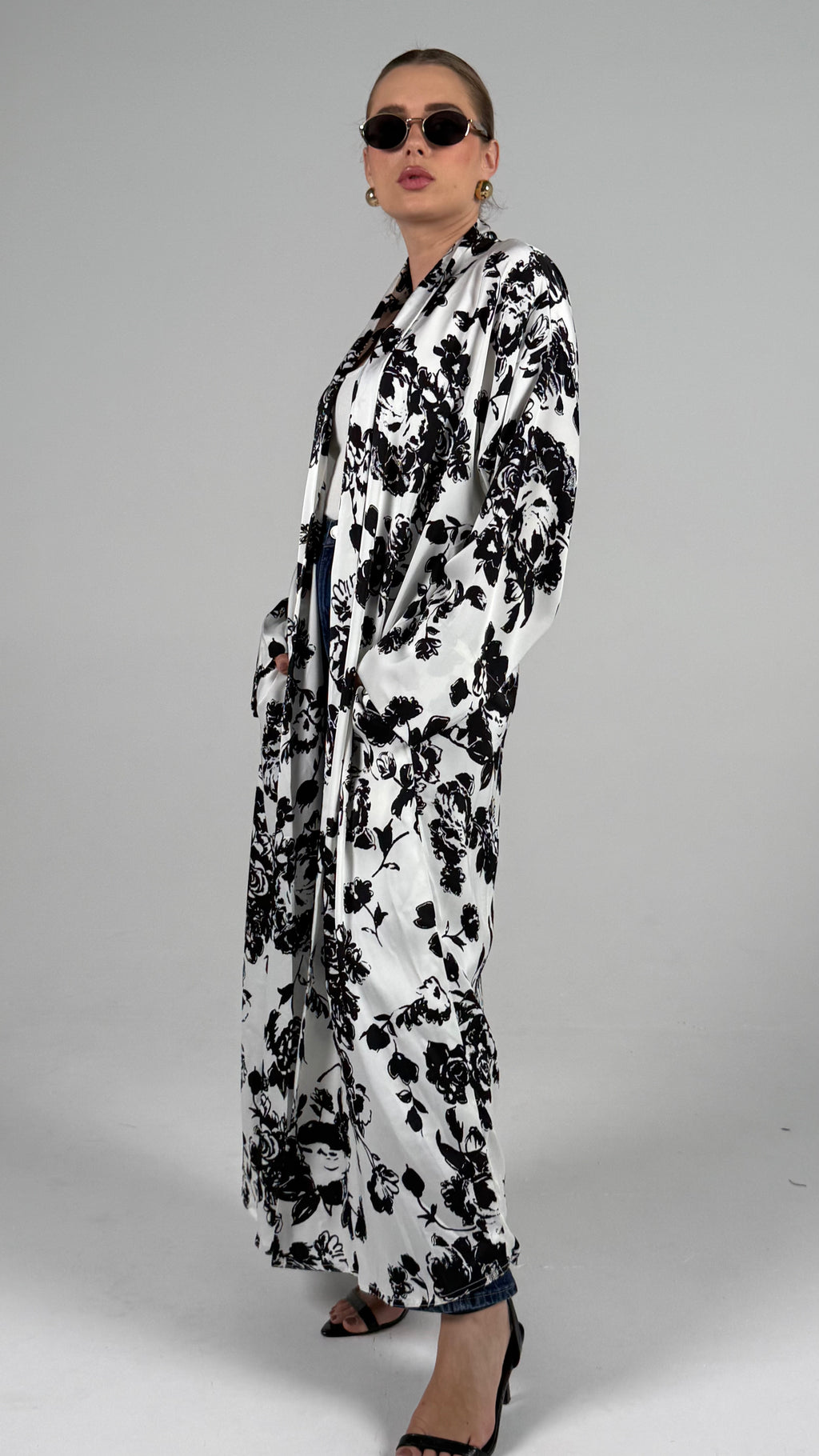 Pocket Abaya-White Rose
