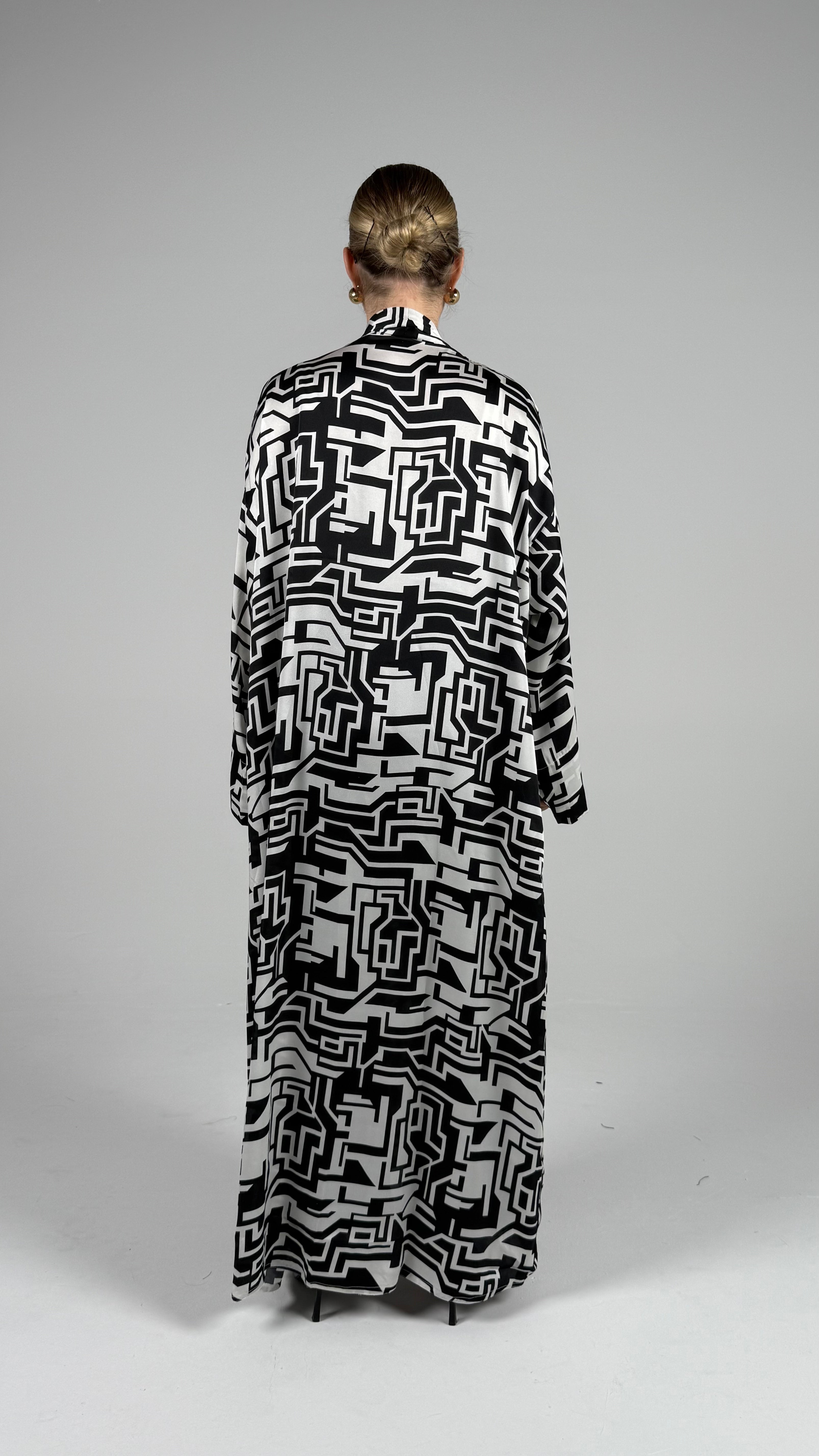 Pocket Abaya-Geometry