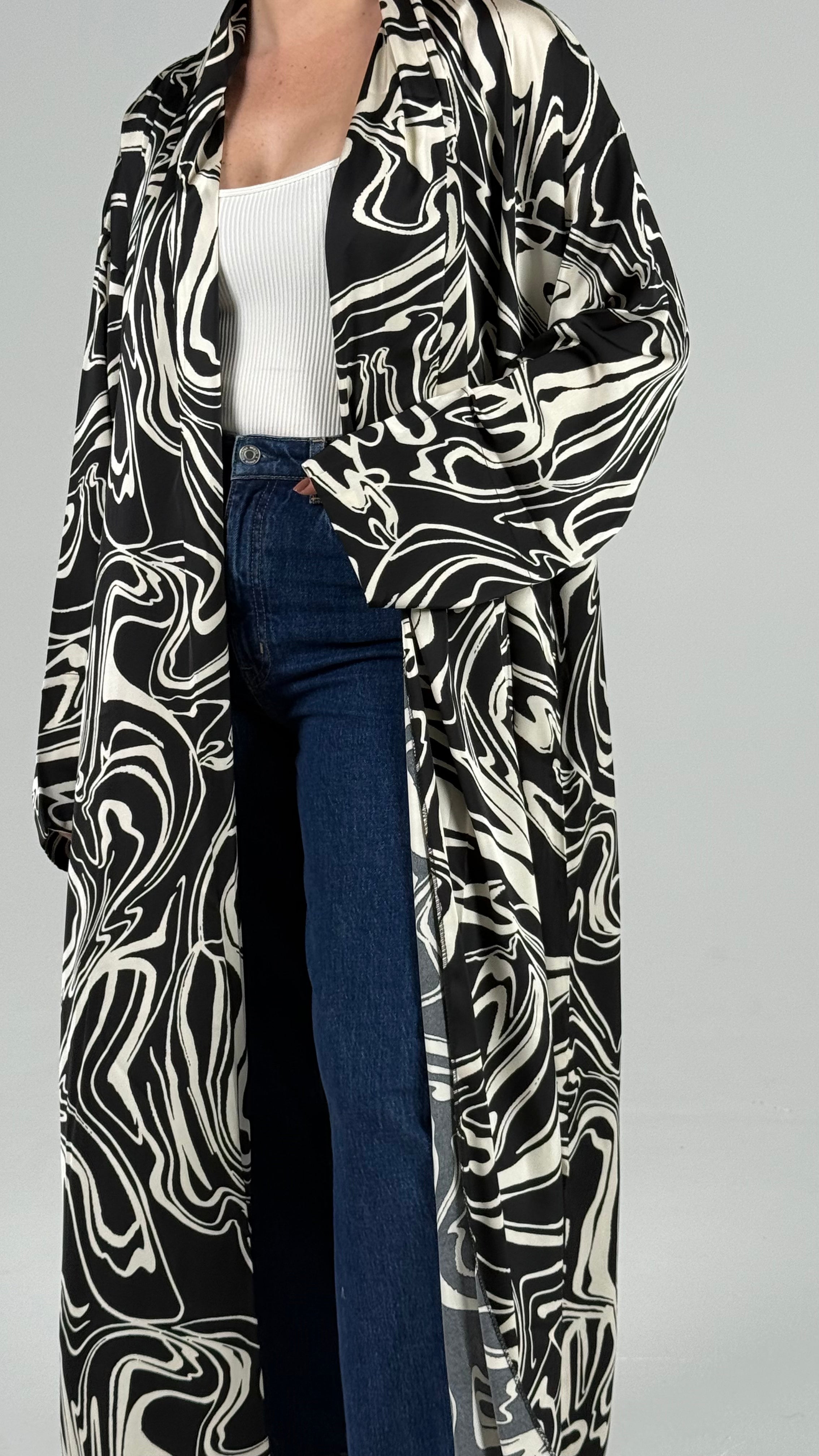 Pocket Abaya-Swirl