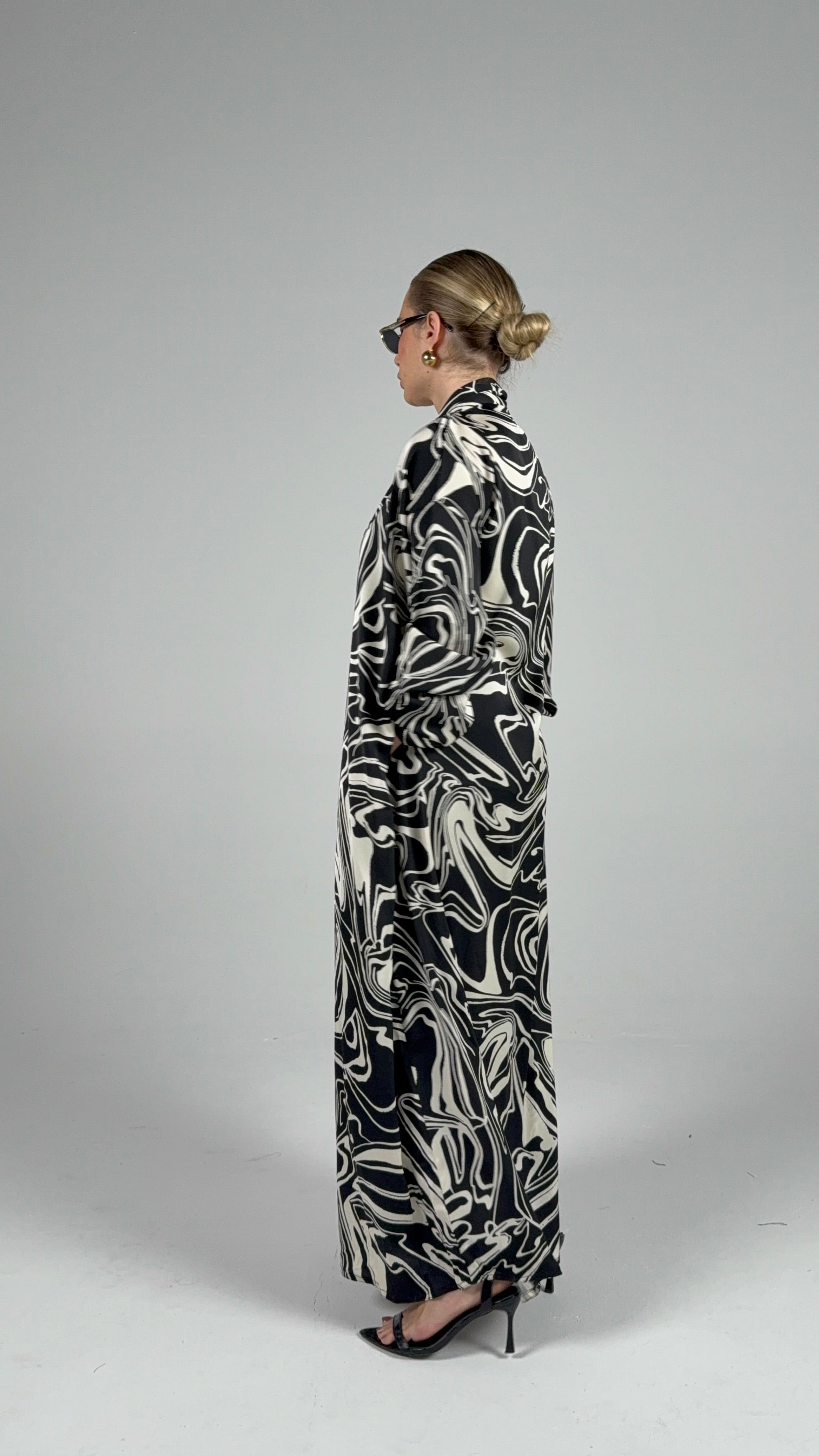 Pocket Abaya-Swirl